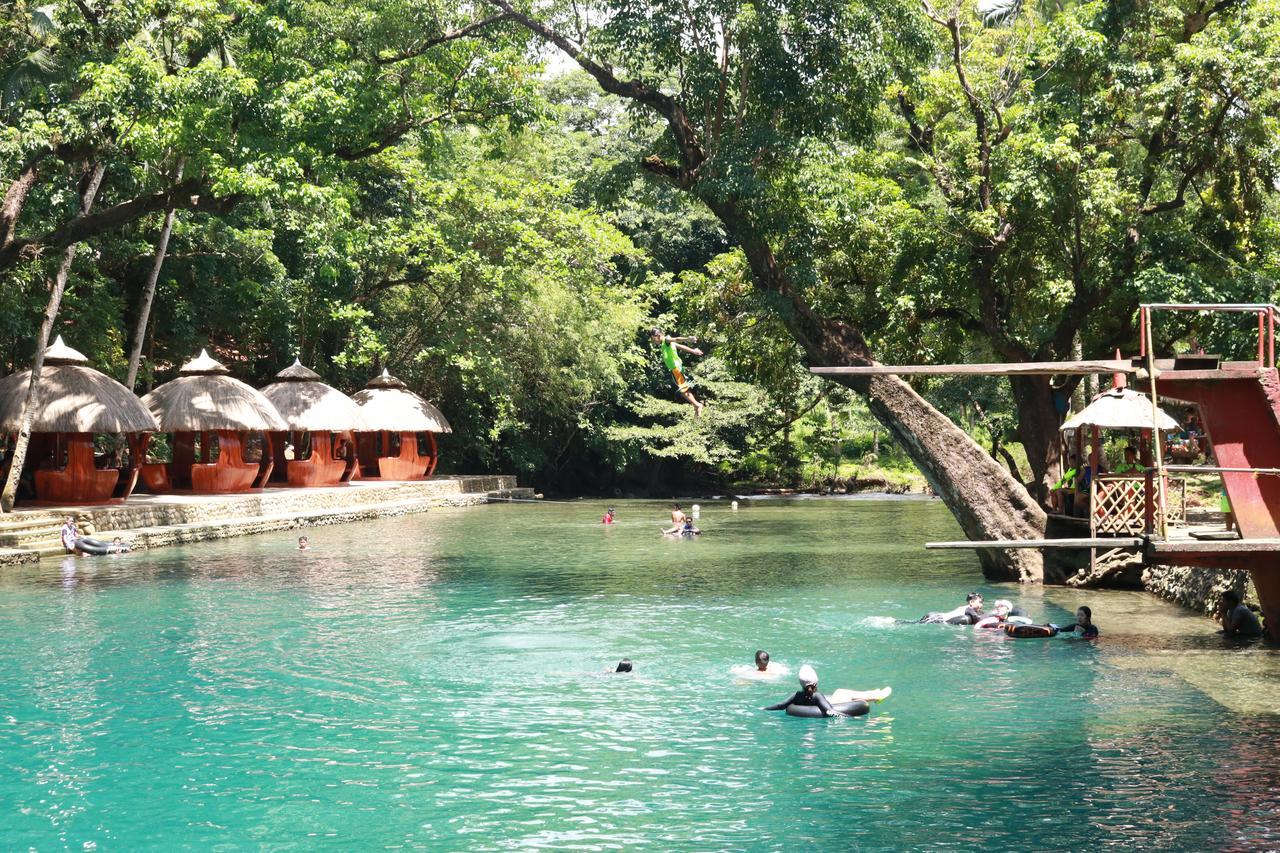 El Cielo Riverfront Villas Pandan Exterior photo